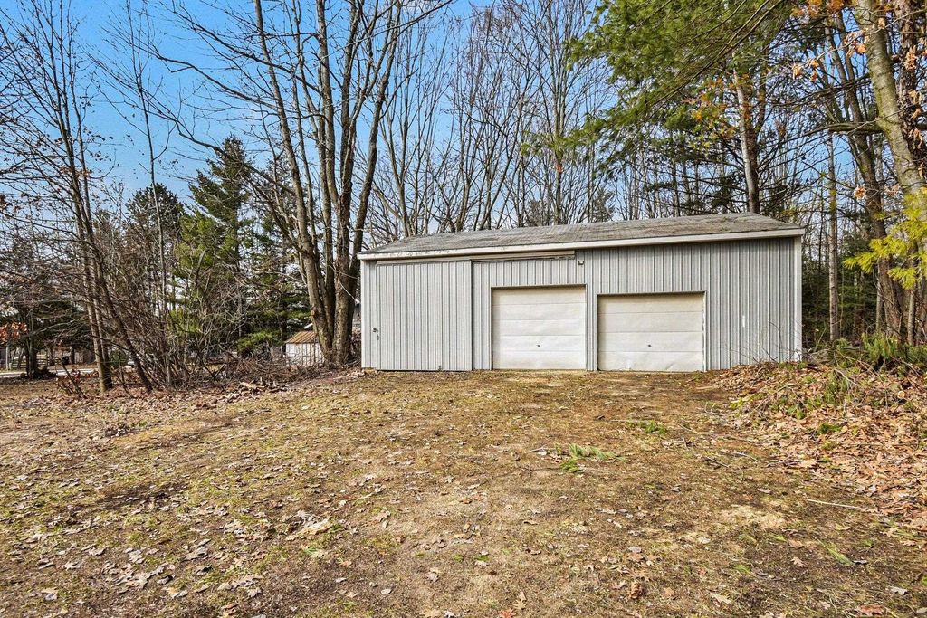 Photo of 4632 Northland Drive, Gladwin, MI 48624 (MLS # 50202474)