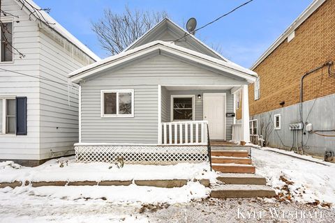 Photo of 856 Tenth Street, Grand Rapids, MI 49504 (MLS # 70507413)