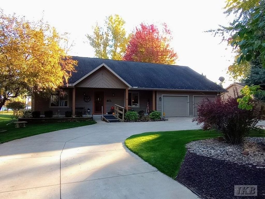 Photo of 1551 Compton Court, Gladwin, MI 48624 (MLS # 50192156)