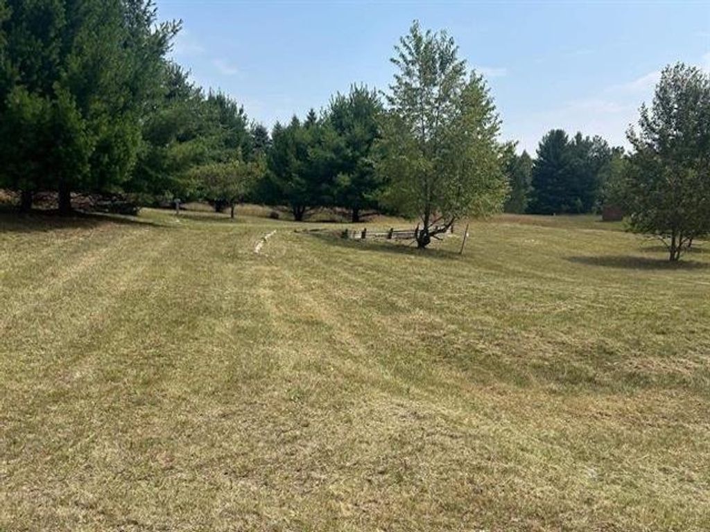 Photo of 4876 WESTCHESTER Drive, Gladwin, MI 48624 (MLS # 50188423)