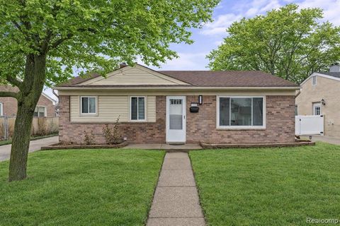 30684 Gladys Avenue Westland MI 48185