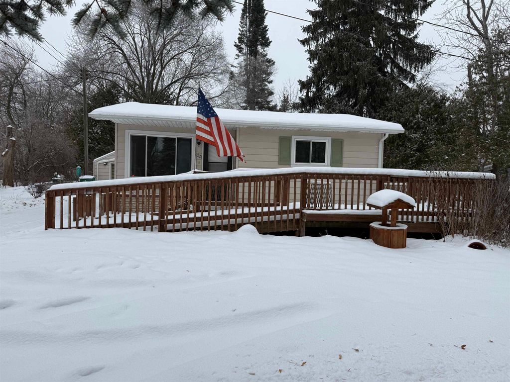 Photo of 221 N Antler Street, Gladwin, MI 48624 (MLS # 50196422)