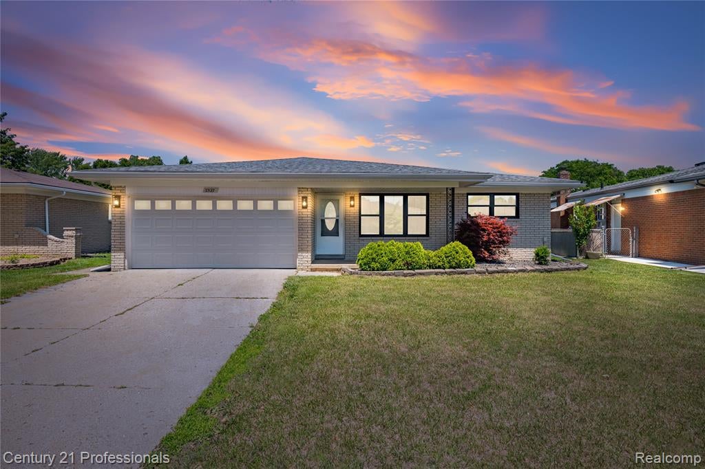 2527 Nadine Drive