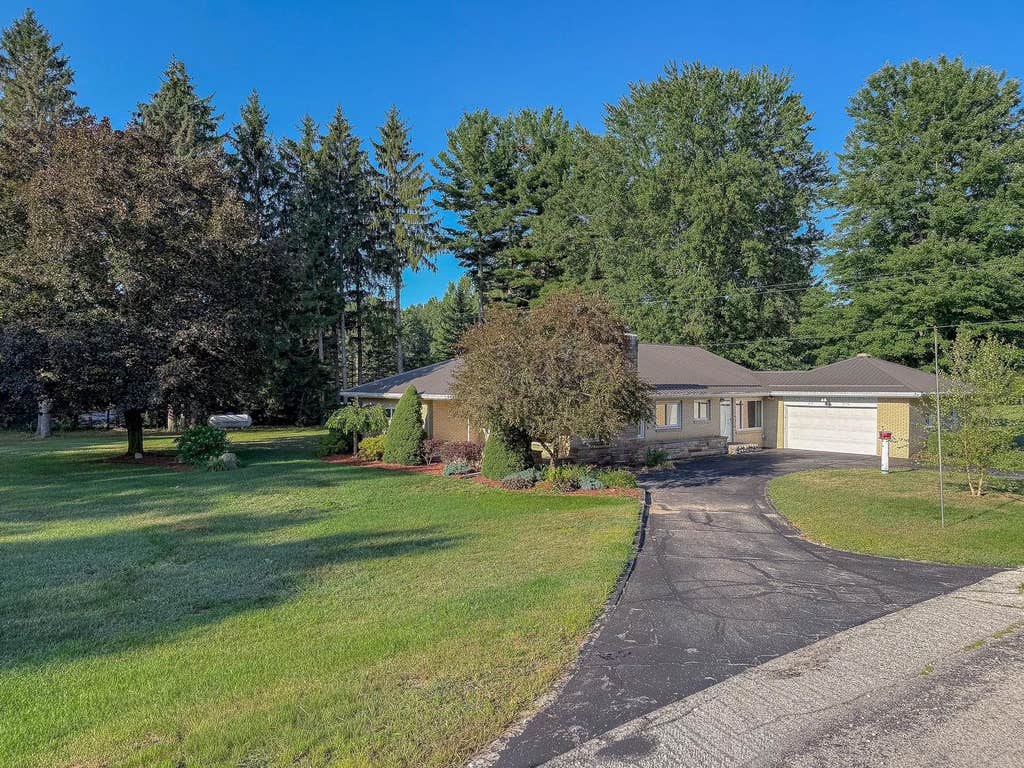 Photo of 3999 N Castor Road, Coleman, MI 48618 (MLS # 50217632)