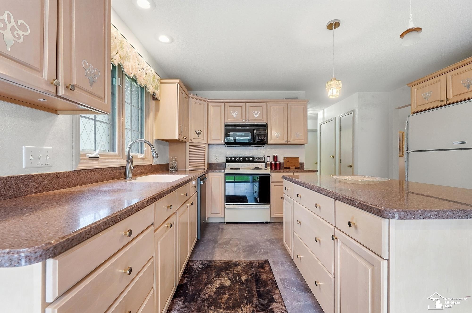 7365 Hidden Valley Drive