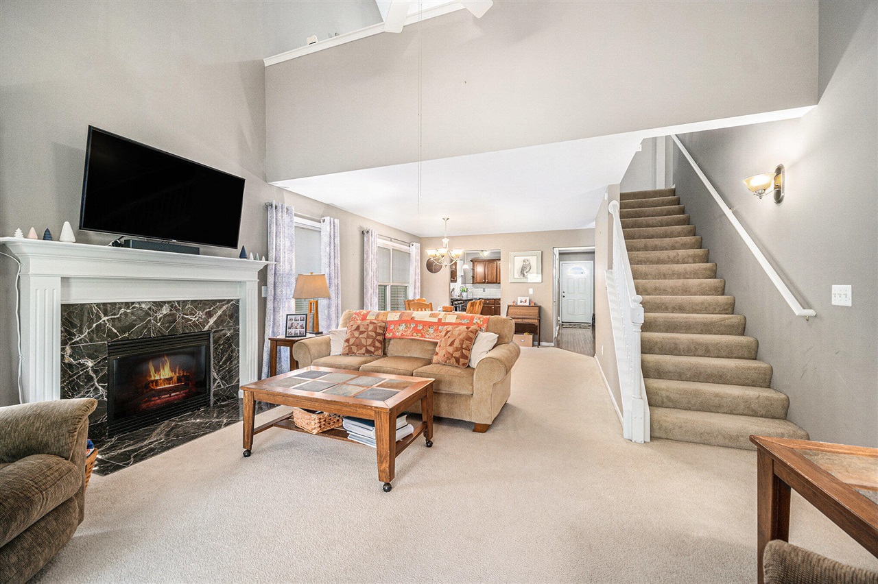 512 Brooks Hollow Court