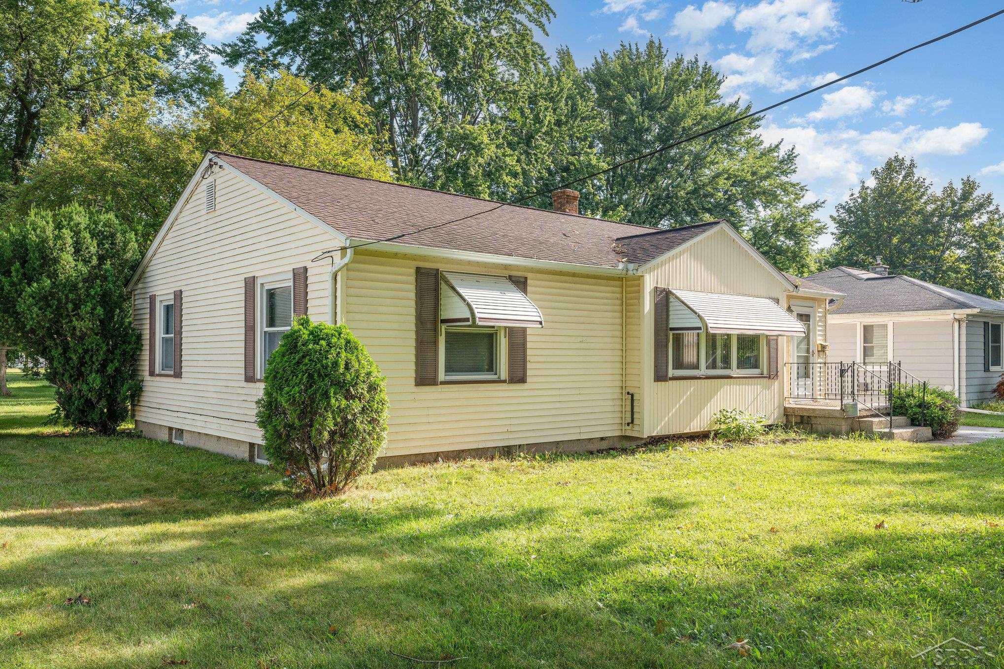 Saginaw, Michigan 48604, United States, 2 Bedrooms Bedrooms, ,1 BathroomBathrooms,Residential,Pending,192841