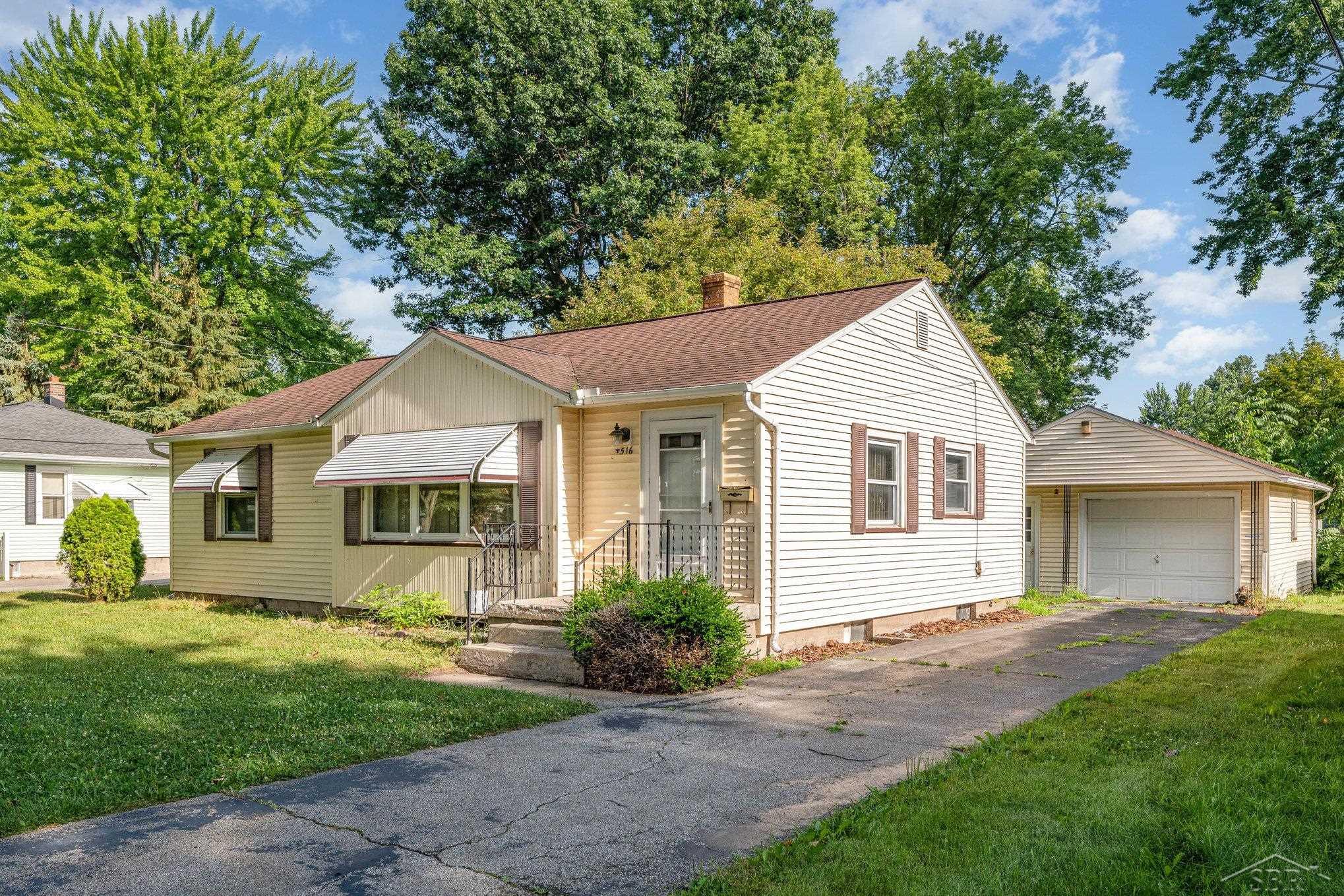 Saginaw, Michigan 48604, United States, 2 Bedrooms Bedrooms, ,1 BathroomBathrooms,Residential,Pending,192841