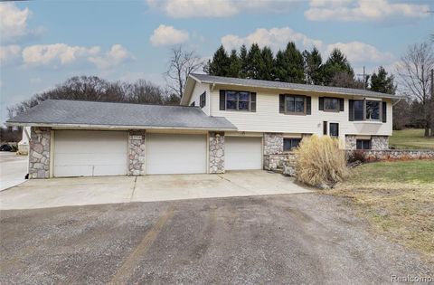 2718 Sexton Road Howell MI 48843