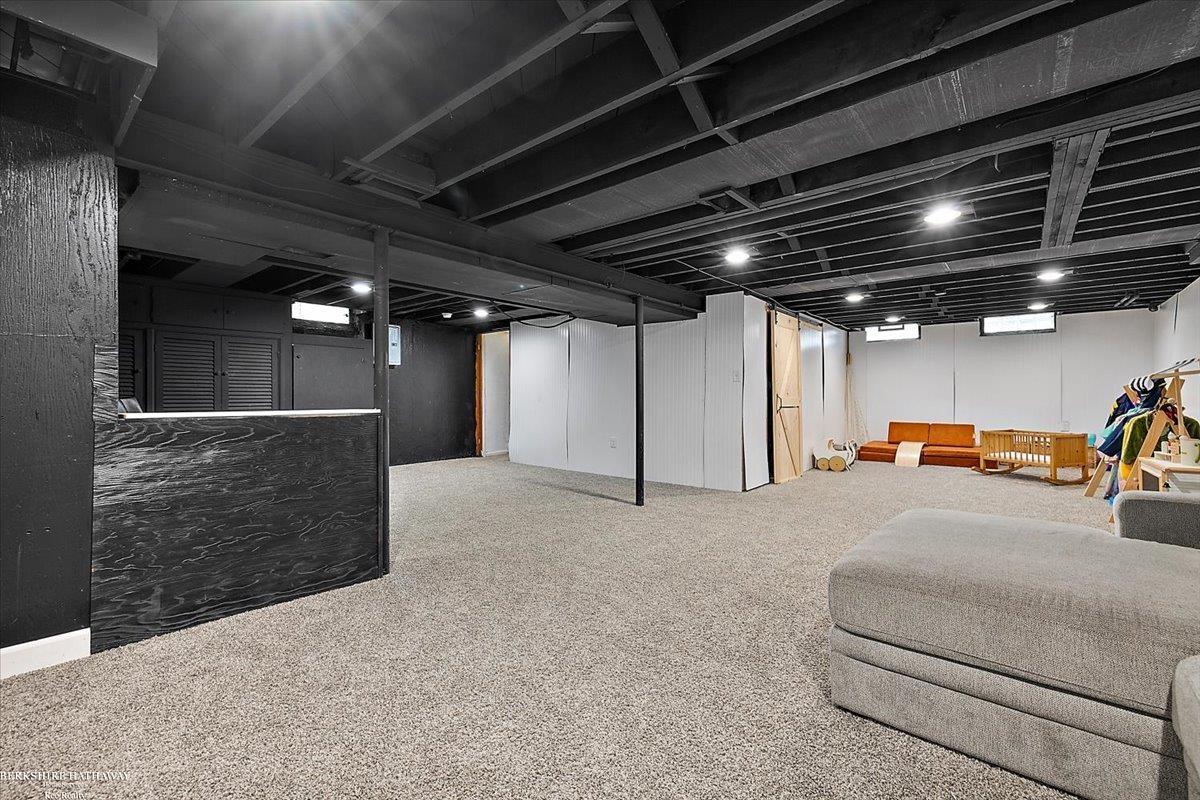 Saint Clair Shores, Michigan 48081, United States, 3 Bedrooms Bedrooms, ,2 BathroomsBathrooms,Residential,Active,213784