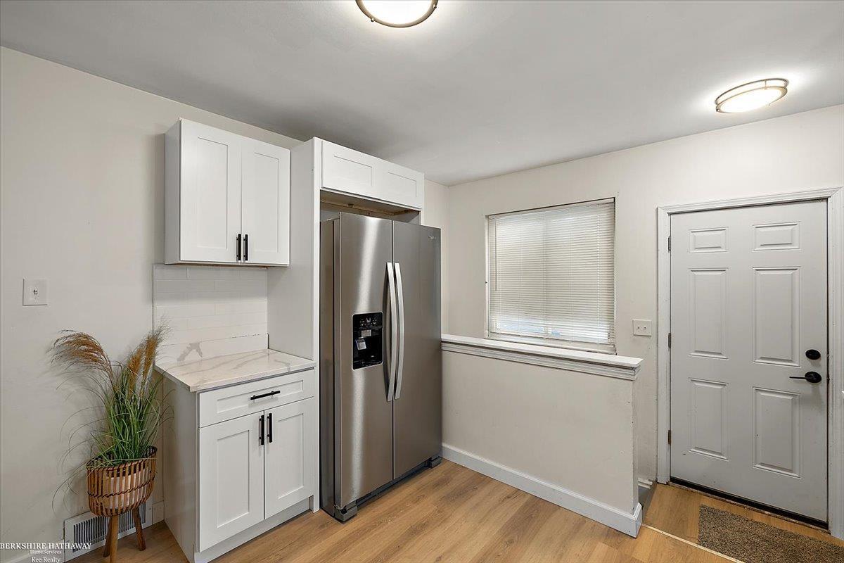 Saint Clair Shores, Michigan 48081, United States, 3 Bedrooms Bedrooms, ,2 BathroomsBathrooms,Residential,Active,213784