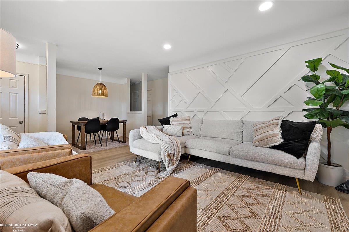 Saint Clair Shores, Michigan 48081, United States, 3 Bedrooms Bedrooms, ,2 BathroomsBathrooms,Residential,Active,213784