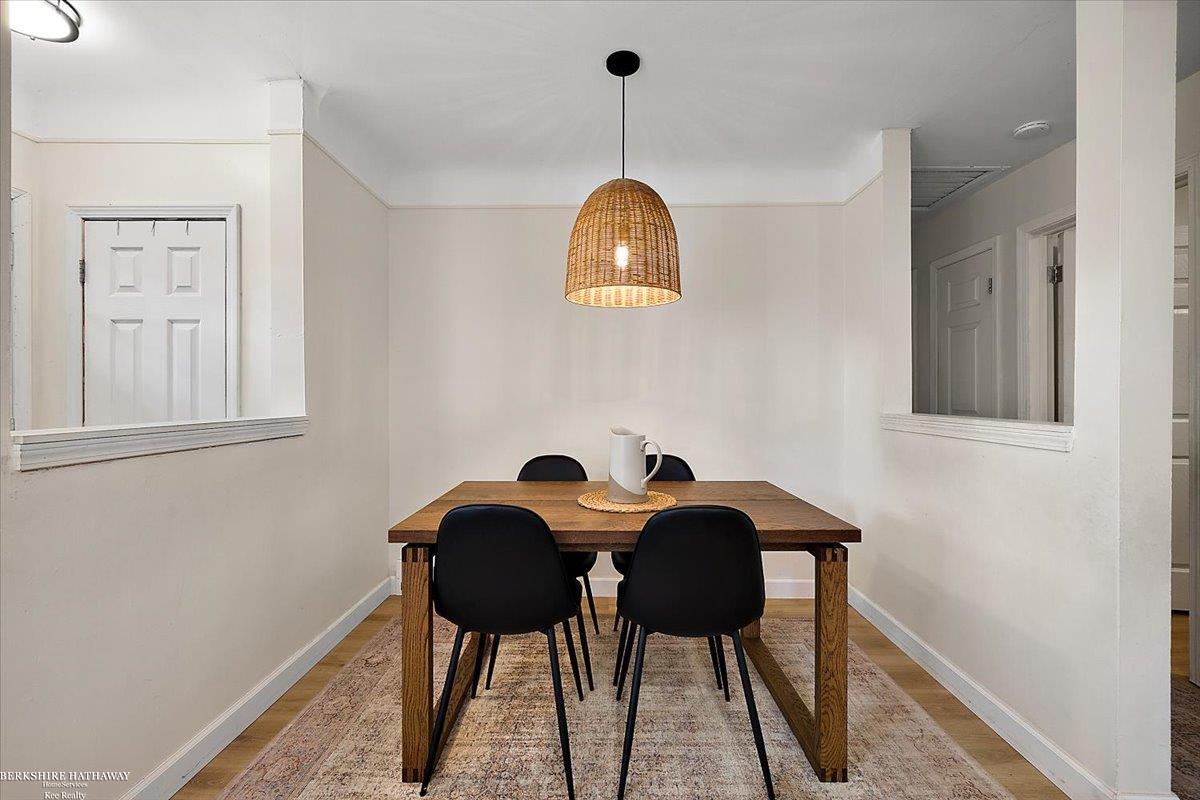 Saint Clair Shores, Michigan 48081, United States, 3 Bedrooms Bedrooms, ,2 BathroomsBathrooms,Residential,Active,213784