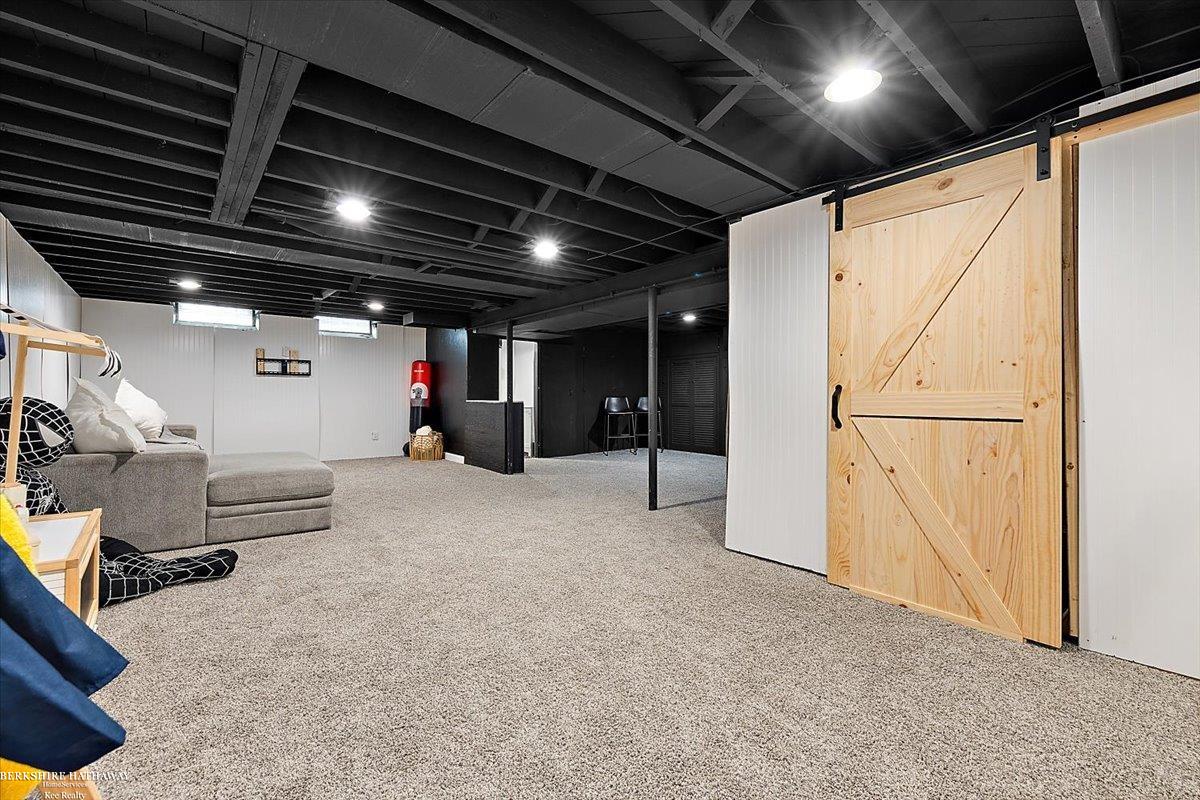 Saint Clair Shores, Michigan 48081, United States, 3 Bedrooms Bedrooms, ,2 BathroomsBathrooms,Residential,Active,213784