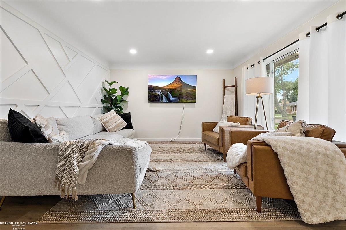 Saint Clair Shores, Michigan 48081, United States, 3 Bedrooms Bedrooms, ,2 BathroomsBathrooms,Residential,Active,213784