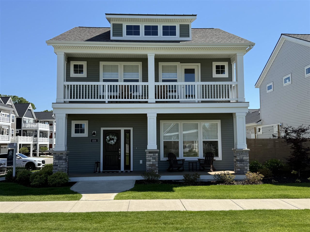 406 W Leland Drive