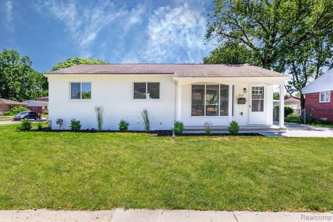 Photo of 2018 Kenwood Court, Royal Oak, MI 48067 (MLS # 61001127)