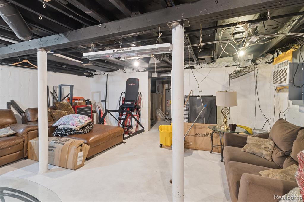 Dearborn Heights, Michigan 48125, United States, 3 Bedrooms Bedrooms, ,1 BathroomBathrooms,Residential,Active,212966