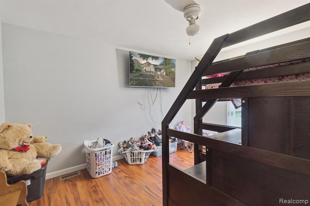 Dearborn Heights, Michigan 48125, United States, 3 Bedrooms Bedrooms, ,1 BathroomBathrooms,Residential,Active,212966