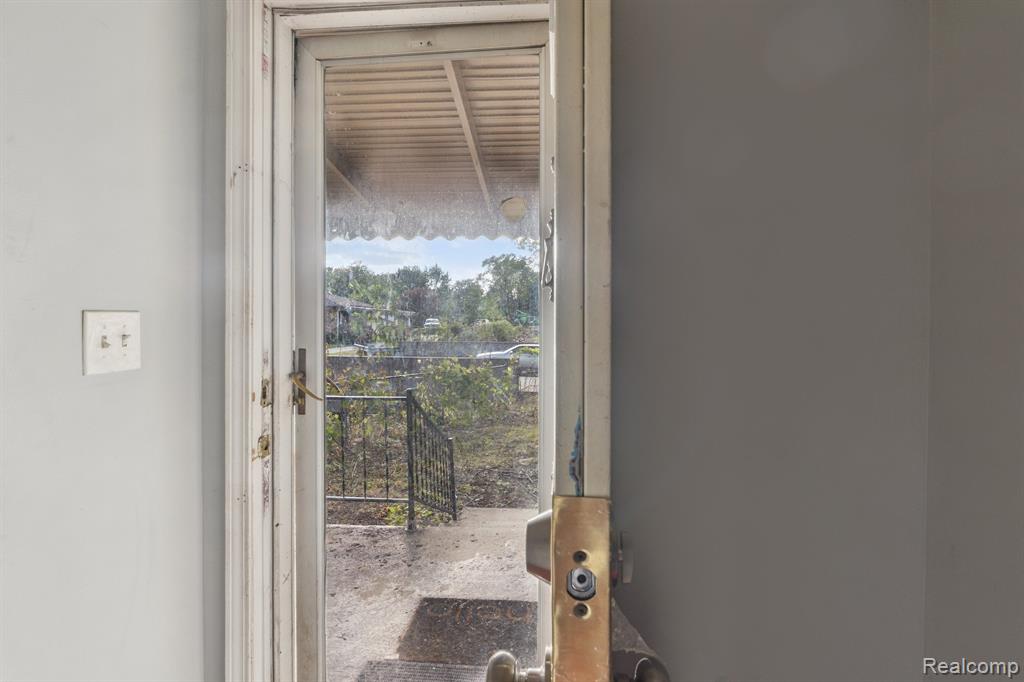 Dearborn Heights, Michigan 48125, United States, 3 Bedrooms Bedrooms, ,1 BathroomBathrooms,Residential,Active,212966