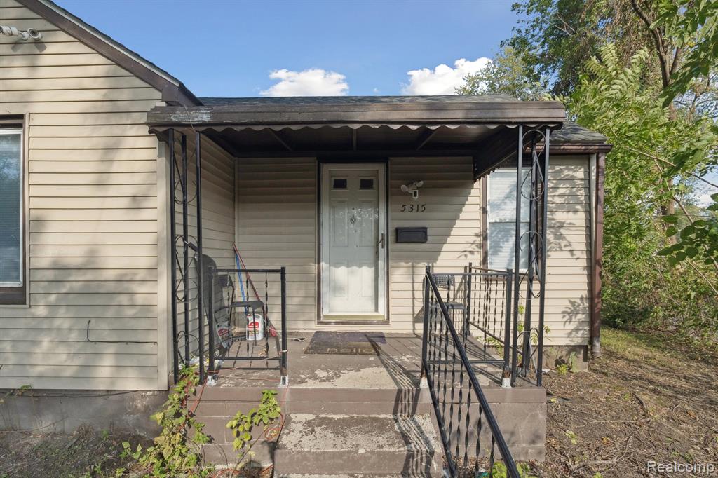 Dearborn Heights, Michigan 48125, United States, 3 Bedrooms Bedrooms, ,1 BathroomBathrooms,Residential,Active,212966