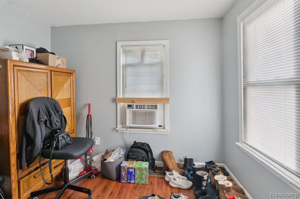 Dearborn Heights, Michigan 48125, United States, 3 Bedrooms Bedrooms, ,1 BathroomBathrooms,Residential,Active,212966