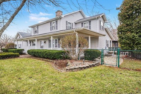 Photo of 1415 W Nebobish Road, Essexville, MI 48732 (MLS # 50201828)