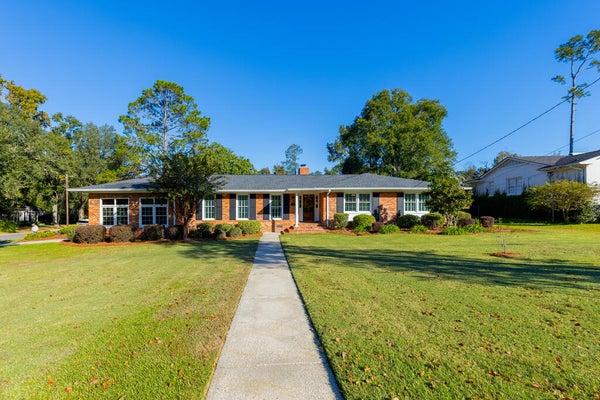 1212 LAKE DR, VALDOSTA, GA 31602 - Image 443ecb2b4e864ad2eaa919a56522482b/4099811565