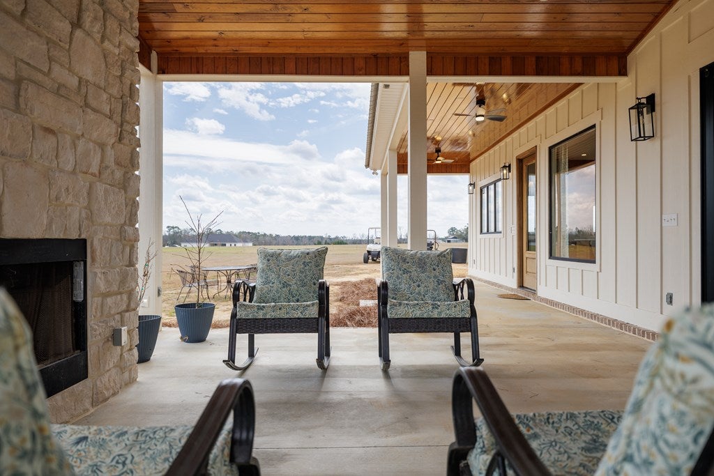 5546 Ga Hwy 122 E