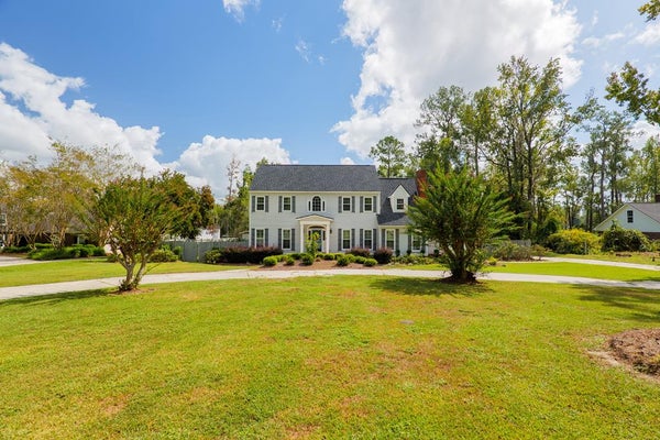 1156 N LAKESHORE DR, VALDOSTA, GA 31605 - Image 72a885100e0ac4584efadf852257ba46/2738207894
