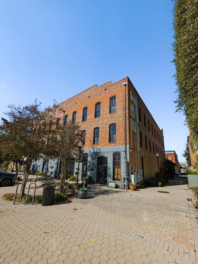 105-111 W Central Avenue