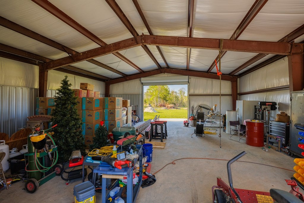 3497 Brown RD