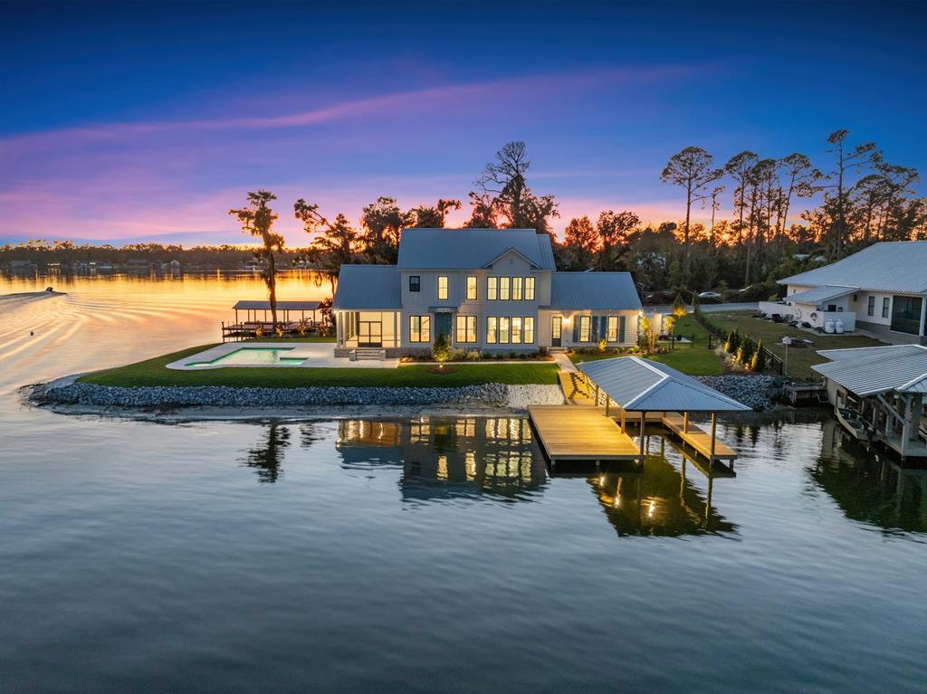 5909 Travis Trail