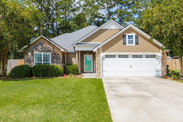 3951 KARALINE CIR, VALDOSTA, GA 31605 - Image c4955d4d4b8adc3caa632e2eaba9a9e1/139821682
