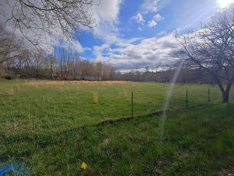 Tiny photo for 8305 E 25 N, Knox, IN 46534 (MLS # 202612842)