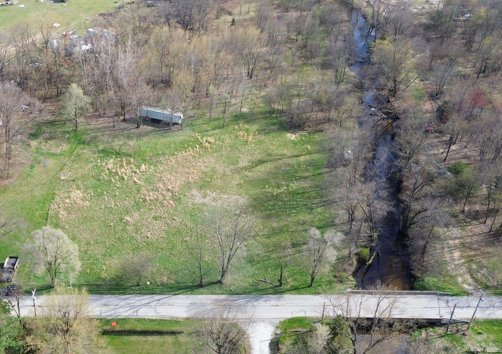 Photo of 8305 E 25 N, Knox, IN 46534 (MLS # 202612842)