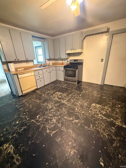 Tiny photo for 5203 N OLD US Highway 31 Highway, Rochester, IN 46975 (MLS # 202642170)