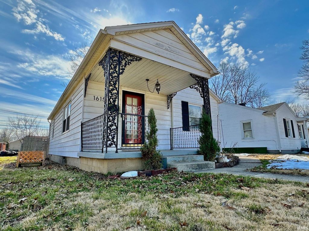 Photo of 1615 Ravenswood Drive, Evansville, IN 47714 (MLS # 202604611)