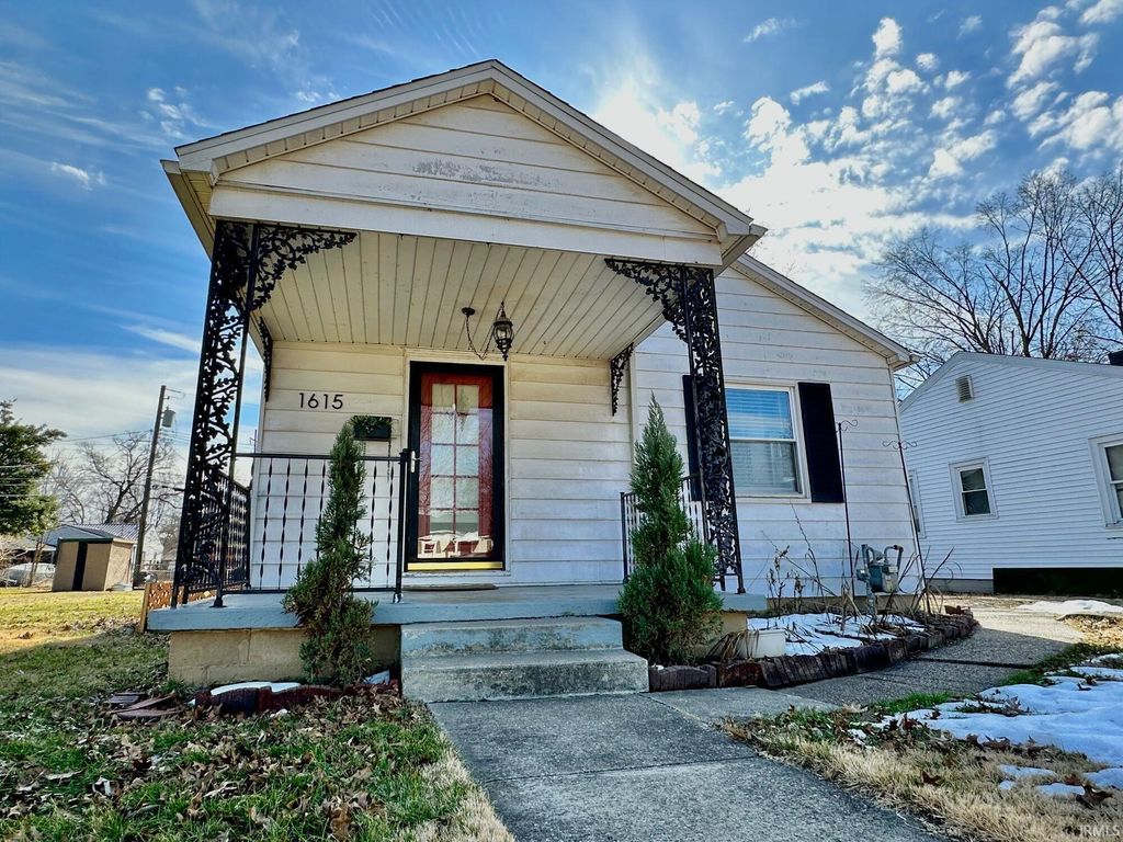 Photo of 1615 Ravenswood Drive, Evansville, IN 47714 (MLS # 202604611)