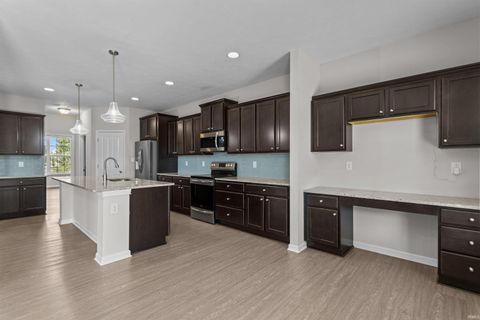 Tiny photo for 5552 golden gate Way, Kokomo, IN 46902 (MLS # 202542388)