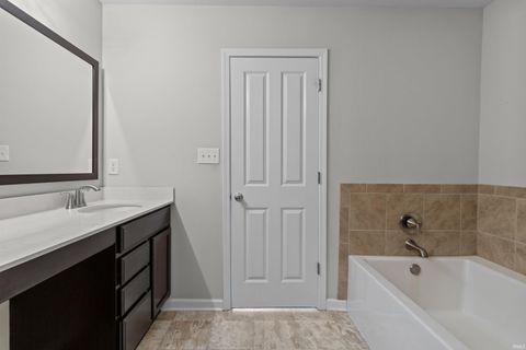 Tiny photo for 5552 golden gate Way, Kokomo, IN 46902 (MLS # 202542388)