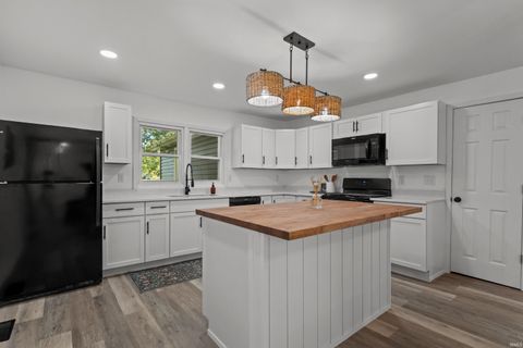 Tiny photo for 416 N Calumet St, Kokomo, IN 46901 (MLS # 202540170)