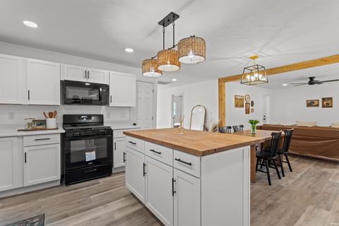 Tiny photo for 416 N Calumet St, Kokomo, IN 46901 (MLS # 202540170)