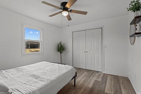 Tiny photo for 416 N Calumet St, Kokomo, IN 46901 (MLS # 202540170)