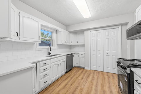 Tiny photo for 3409 E Jefferson Boulevard, South Bend, IN 46615 (MLS # 202643746)