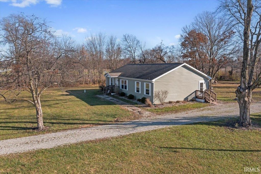 Photo of 3319 E State Road 236, Anderson, IN 46017 (MLS # 202540815)