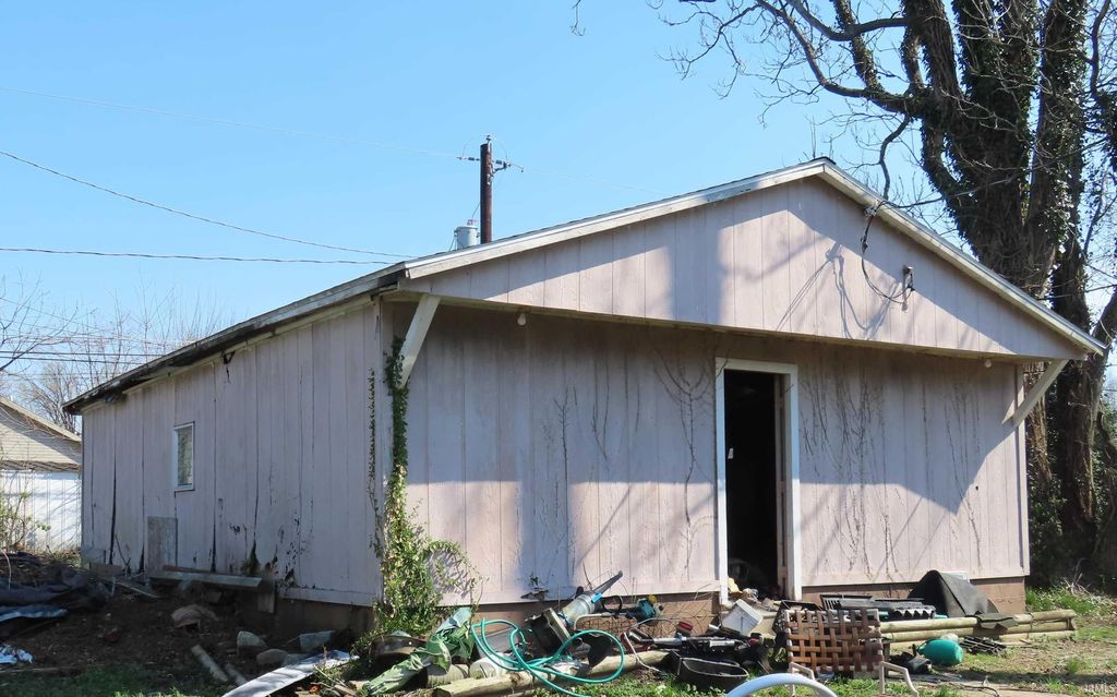 Photo of 1826 S Bosse Avenue, Evansville, IN 47712 (MLS # 202610789)