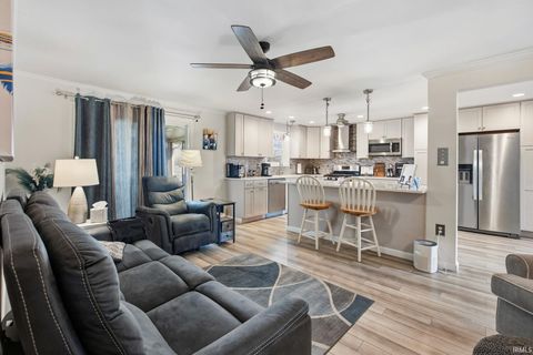 Tiny photo for 6964 Mary Court, Marion, IN 46953 (MLS # 202612315)