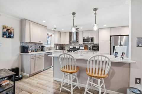 Tiny photo for 6964 Mary Court, Marion, IN 46953 (MLS # 202612315)