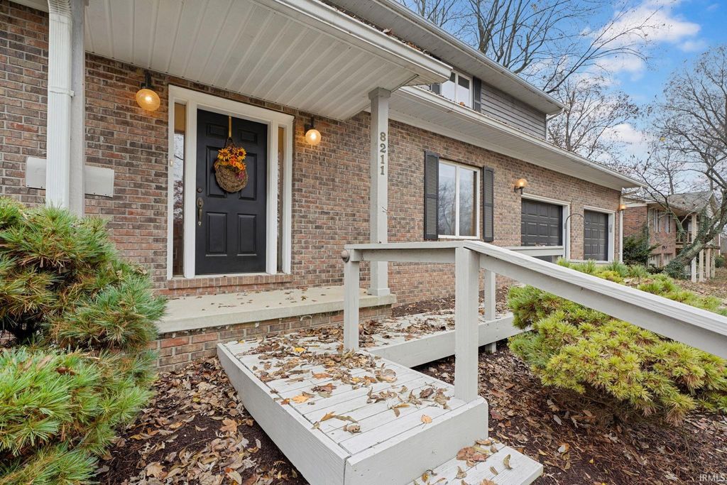 Photo of 8211 Yorkridge Drive, Newburgh, IN 47630 (MLS # 202548187)